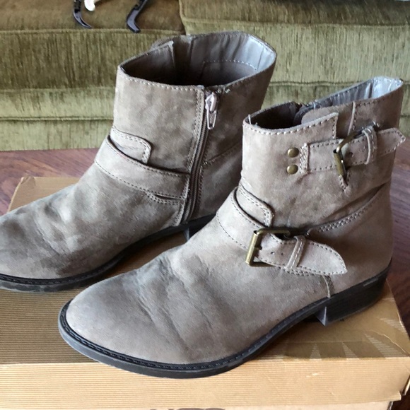 dELiA*s Shoes - Delia’s taupe boots